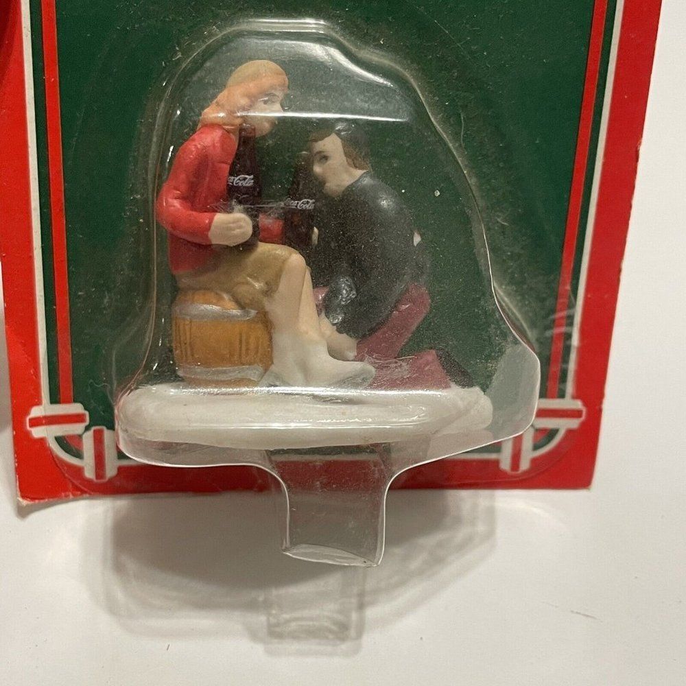 Vtg 95 American classics coca cola ice skating couple Winter christmas ornament